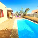 Marlau Con Piscina Privada