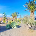 Marlau Con Piscina Privada * La Oliva