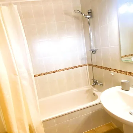 Marlau Con Piscina Privada * לה אוליבה