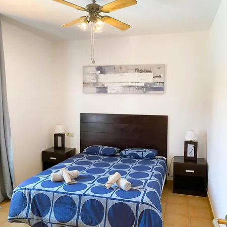 Semesterbostad Marlau Con Piscina Privada La Oliva