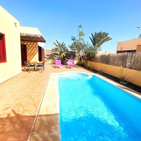 Marlau Con Piscina Privada