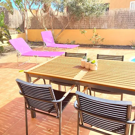 Holiday home Marlau Con Piscina Privada La Oliva