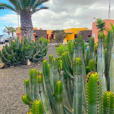 Semesterbostad Marlau Con Piscina Privada La Oliva