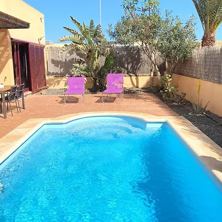 Marlau Con Piscina Privada Сasa de vacaciones La Oliva